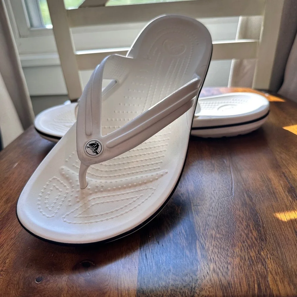 Crocs Crocband Flip Flops Unisex White Lightweight Comfort Sandals M10 W12
